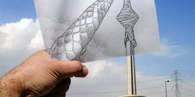 مار کبری در حال بلعیدن برج میلاد