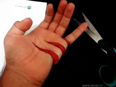 تو کار با قیچی دقت کنید خیلی خطریه!