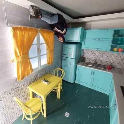 آشپزخانه برعکس در خانه وارونه تهران