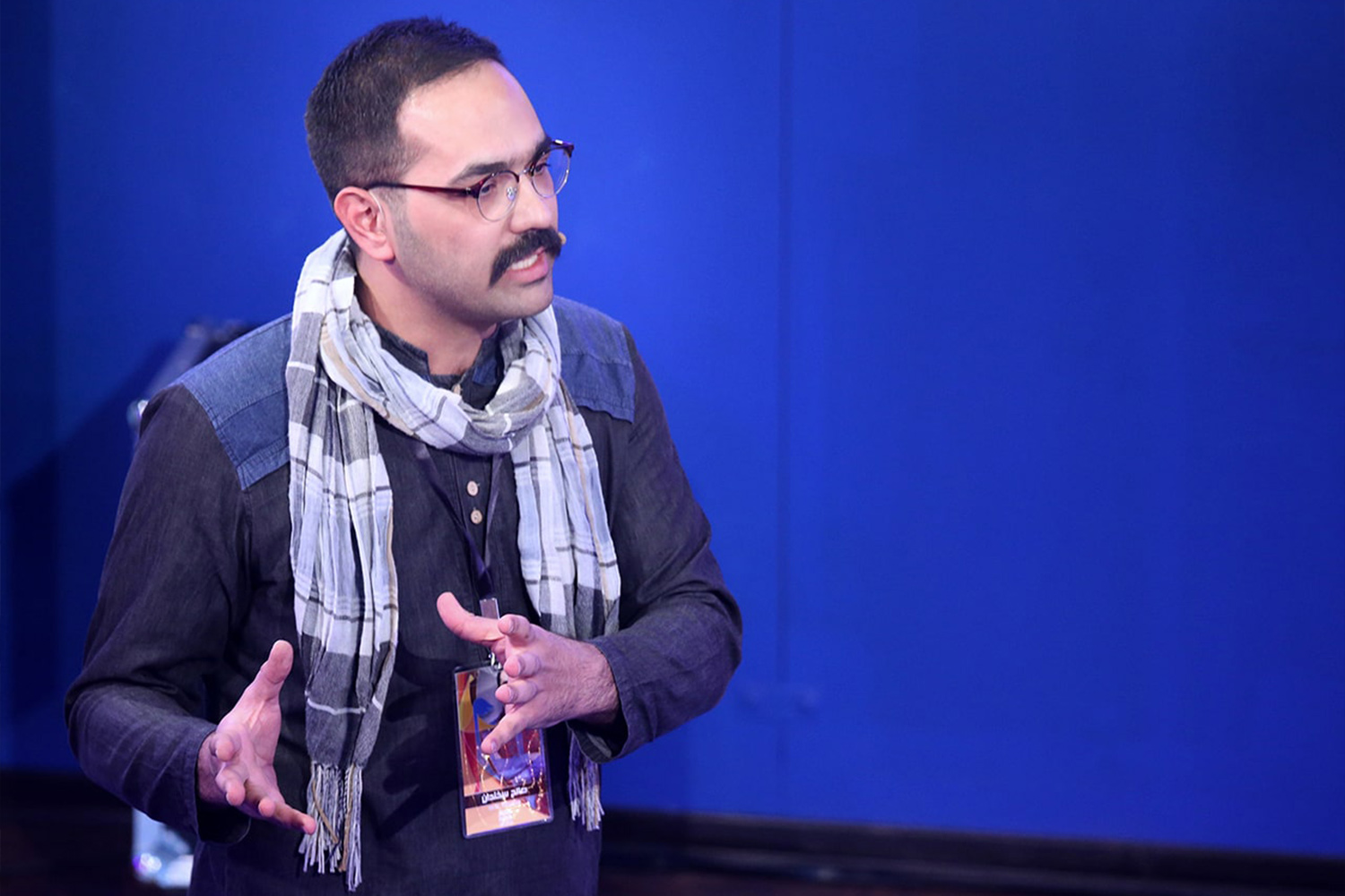 صالح-سخندان--عصر-جدید-راستی-أزمایی